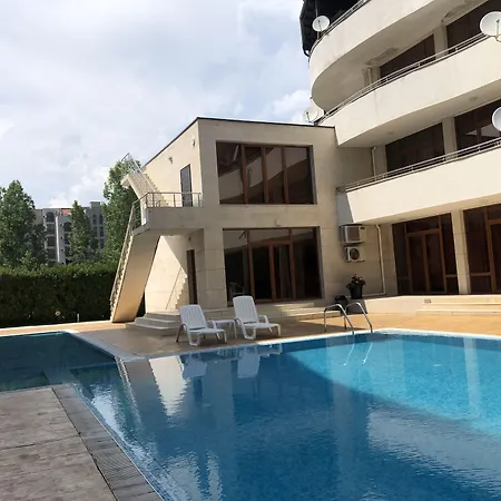 아파트 Eden - Menada