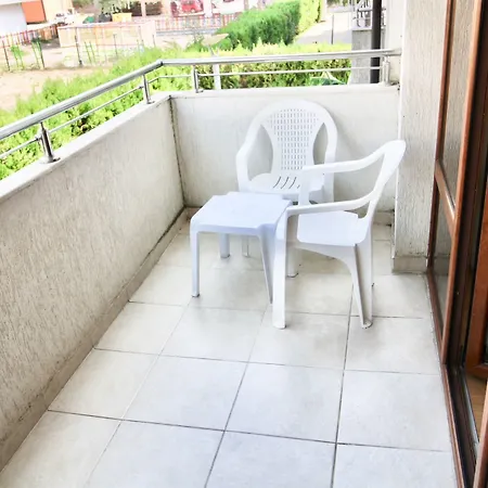 아파트 Eden - Menada