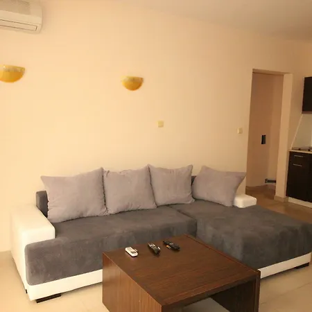 Apartment Eden - Menada